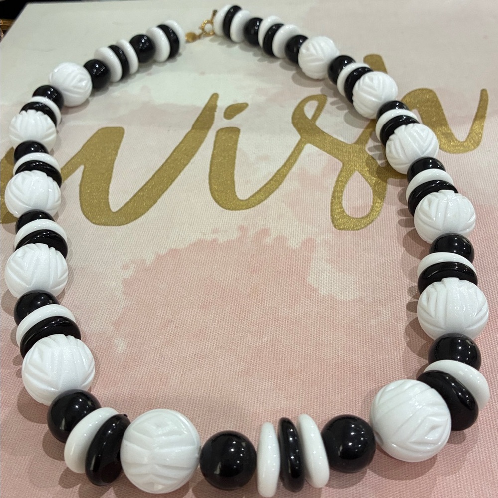 Freirich necklace black and white carved vintage 26 total inches - Picture 6 of 10